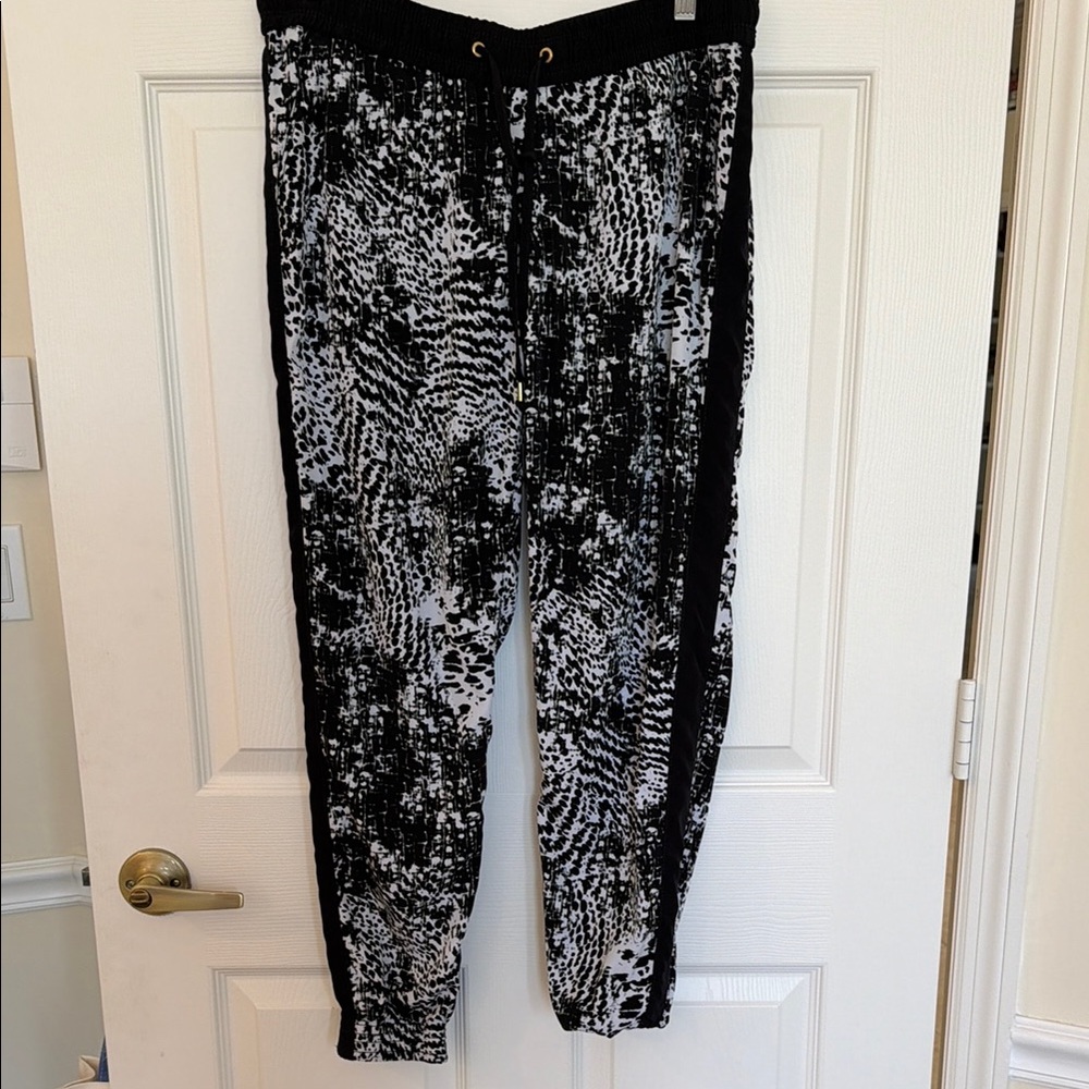 Black & White Patterned womens Jogger Pants - Picture 2 of 7